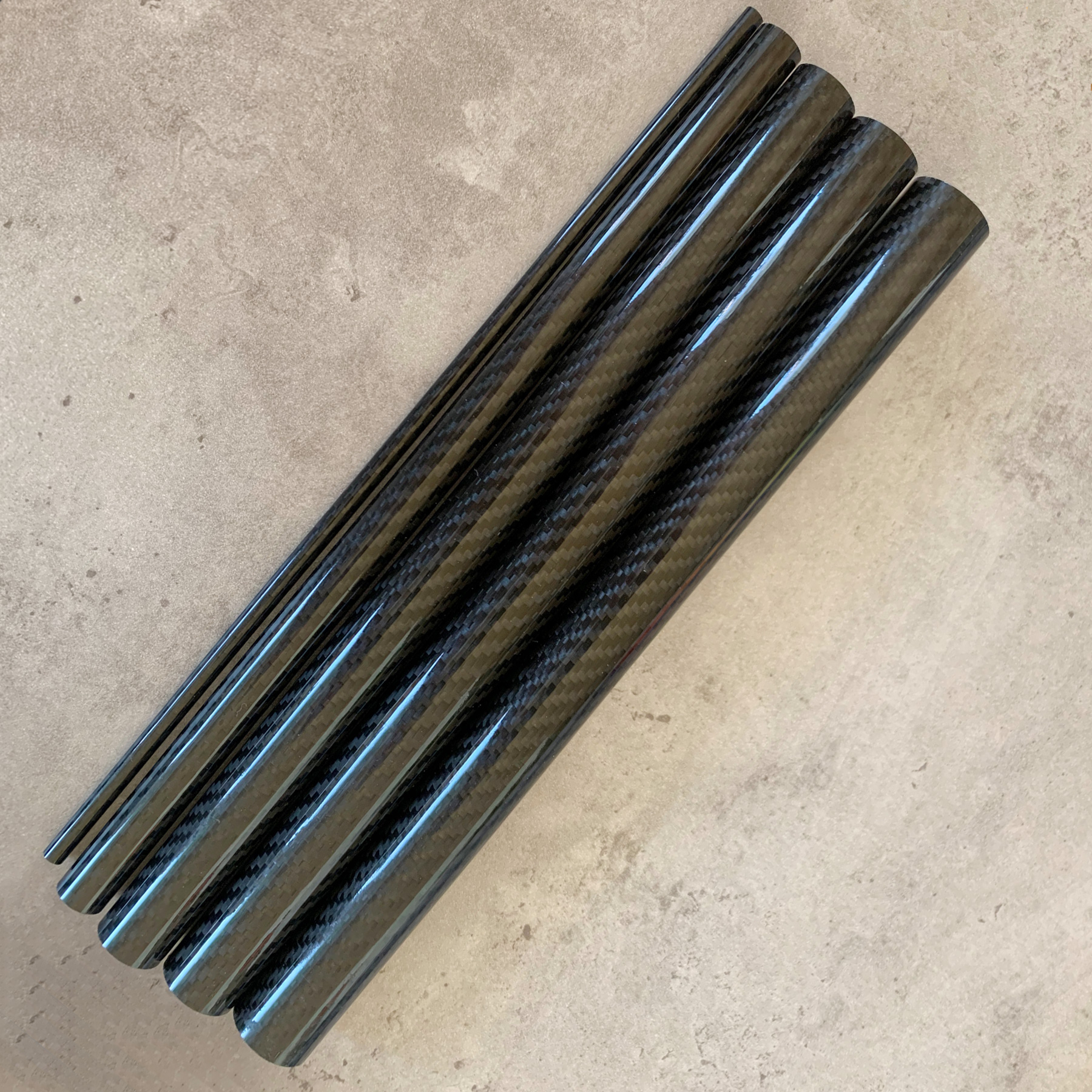 Produktbild von 10x CFK Kohlefaserrohr – 500 X 6 X 4,7 Mm, 3K, Glatt, Leicht – Für Drohnenarme, RC-Modelle, Sportgeräte & DIY-Projekte